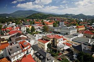 Trh s nemovitostmi v Rožnově pod Radhoštěm: bydlení i rekreace