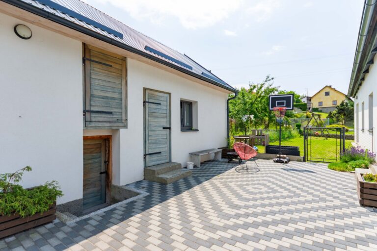 Prodej rodinného domu 342 m2, obec Albrechtičky, pozemek 549 m2