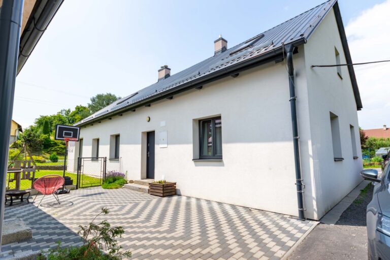 Prodej rodinného domu 342 m2, obec Albrechtičky, pozemek 549 m2