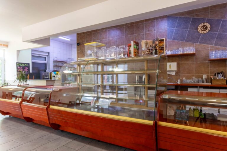 Prodej cukrárny,  výrobny a baru , 433 m2, Moravská Ostrava