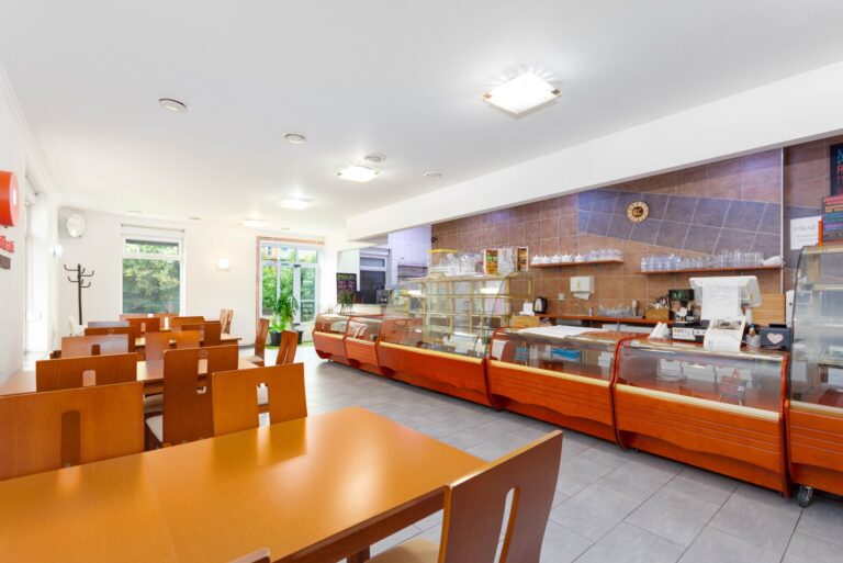 Prodej cukrárny,  výrobny a baru , 433 m2, Moravská Ostrava