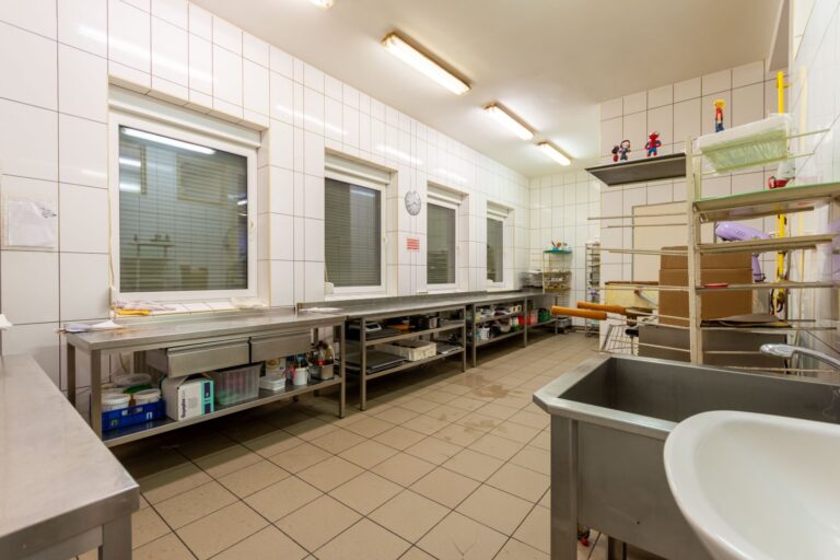 Prodej cukrárny,  výrobny a baru , 433 m2, Moravská Ostrava