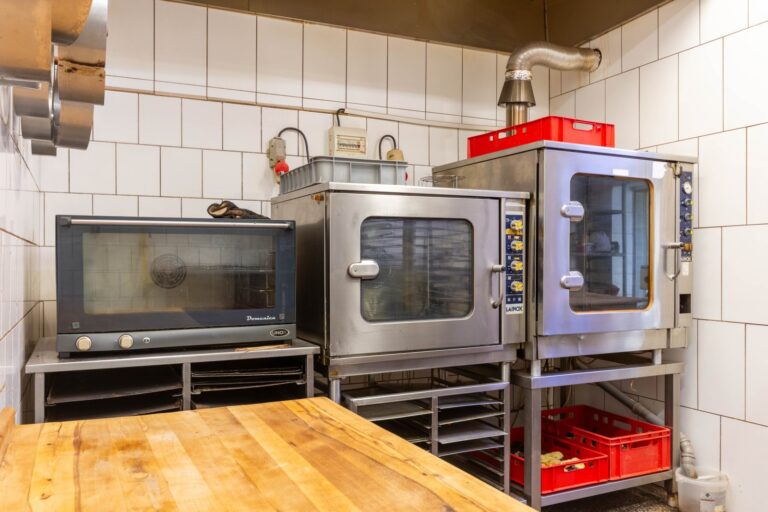 Prodej cukrárny,  výrobny a baru , 433 m2, Moravská Ostrava