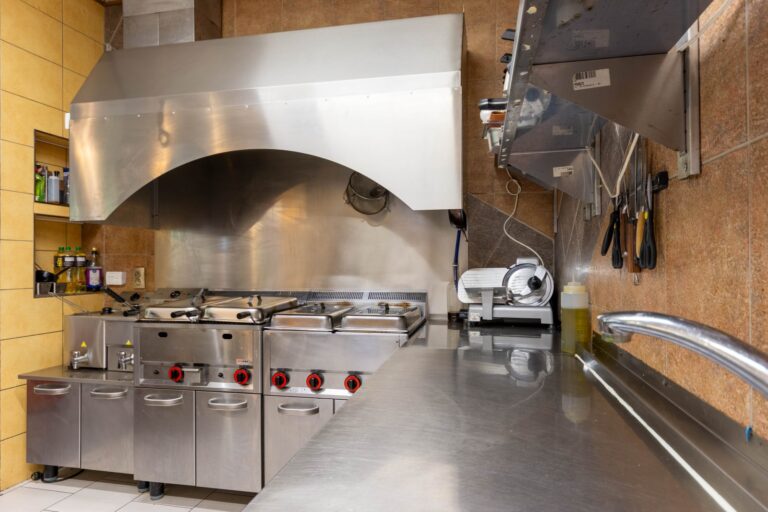 Prodej cukrárny,  výrobny a baru , 433 m2, Moravská Ostrava