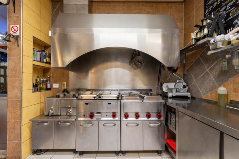 Prodej cukrárny,  výrobny a baru , 433 m2, Moravská Ostrava