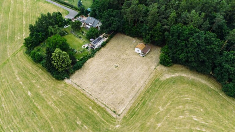 Prodej stavebního pozemku 2 203 m2, obec Kunice, Praha – východ