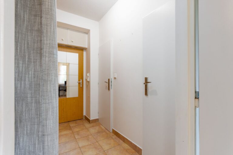 Prodej bytu 1+kk, 41 m2, balkón, Vigantice