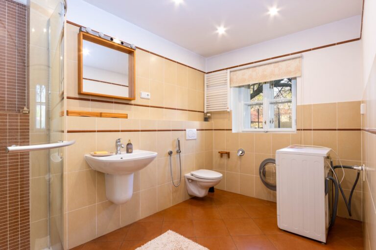 Prodej rodinného domu 4+1 , 199 m2, garáž, pozemek 448 m2, Rožnov pod Radhoštěm