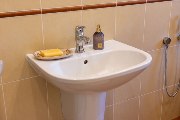 Prodej rodinného domu 4+1 , 199 m2, garáž, pozemek 448 m2, Rožnov pod Radhoštěm