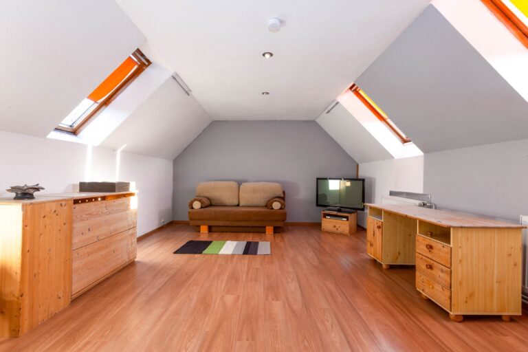 Prodej rodinného domu 4+1 , 199 m2, garáž, pozemek 448 m2, Rožnov pod Radhoštěm