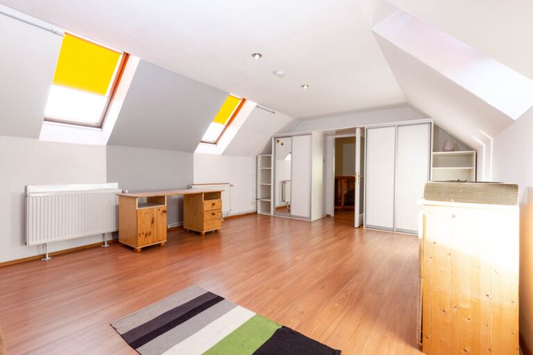 Prodej rodinného domu 4+1 , 199 m2, garáž, pozemek 448 m2, Rožnov pod Radhoštěm