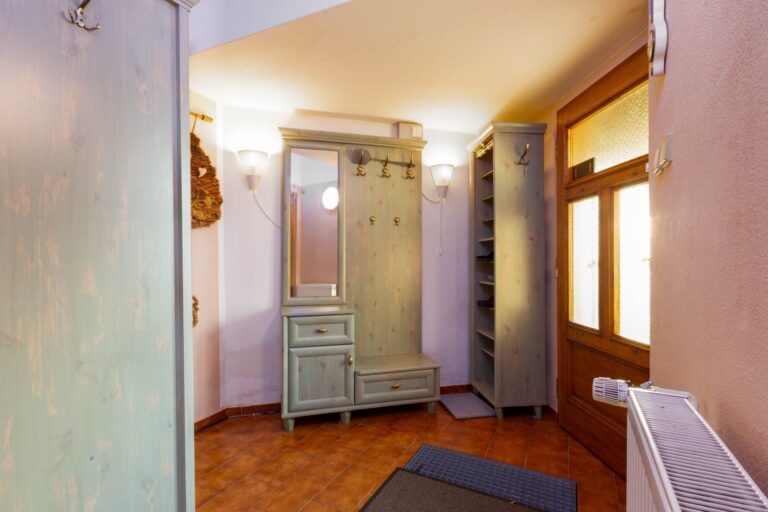 Prodej rodinného domu 4+1 , 199 m2, garáž, pozemek 448 m2, Rožnov pod Radhoštěm