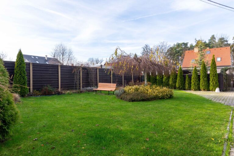 Prodej rodinného domu 4+1 , 199 m2, garáž, pozemek 448 m2, Rožnov pod Radhoštěm