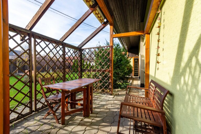 Prodej rodinného domu 4+1 , 199 m2, garáž, pozemek 448 m2, Rožnov pod Radhoštěm