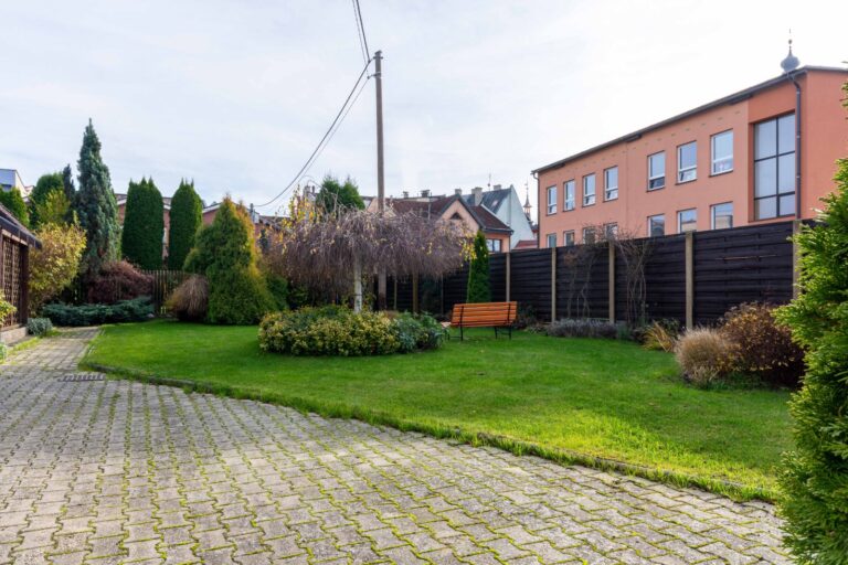 Prodej rodinného domu 4+1 , 199 m2, garáž, pozemek 448 m2, Rožnov pod Radhoštěm