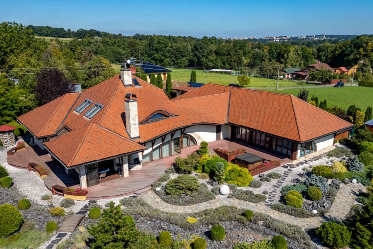 Prodej rodinného domu  6+1, 388 m2, Žermanice , pozemek 7143 m2