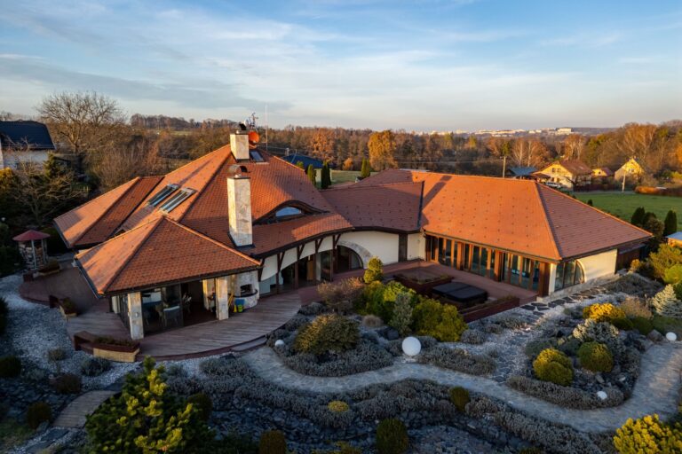 Prodej rodinného domu  6+1, 388 m2, Žermanice , pozemek 7143 m2