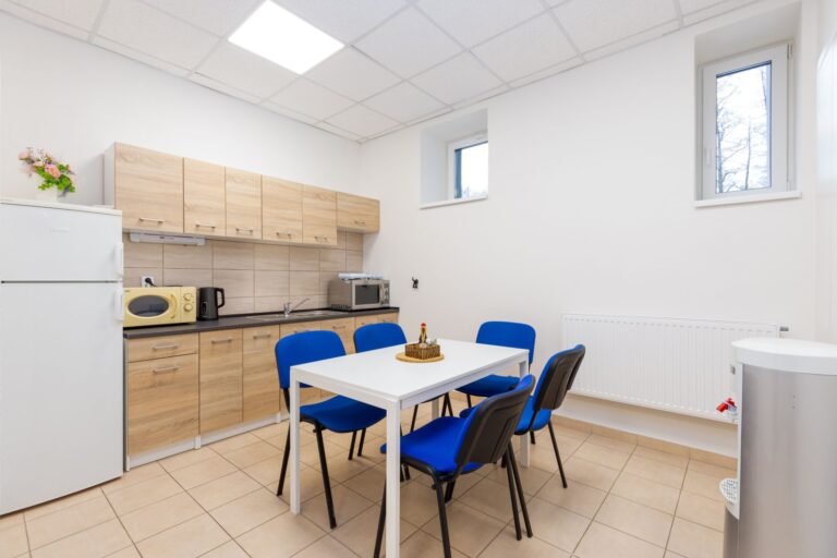 Pronájem kanceláře 802 m2, Havířov –  Prostřední Suchá