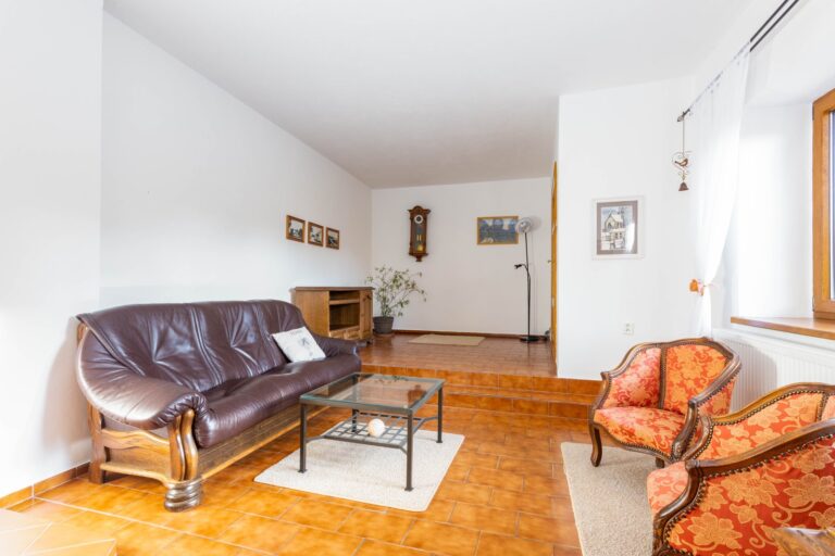 Prodej rodinného domu 4+1 , 199 m2, garáž, pozemek 448 m2, Rožnov pod Radhoštěm